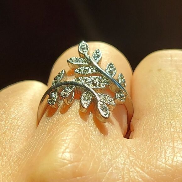 Vintage Art Deco Leaf Filigree Ring Size 8 - Picture 4 of 14
